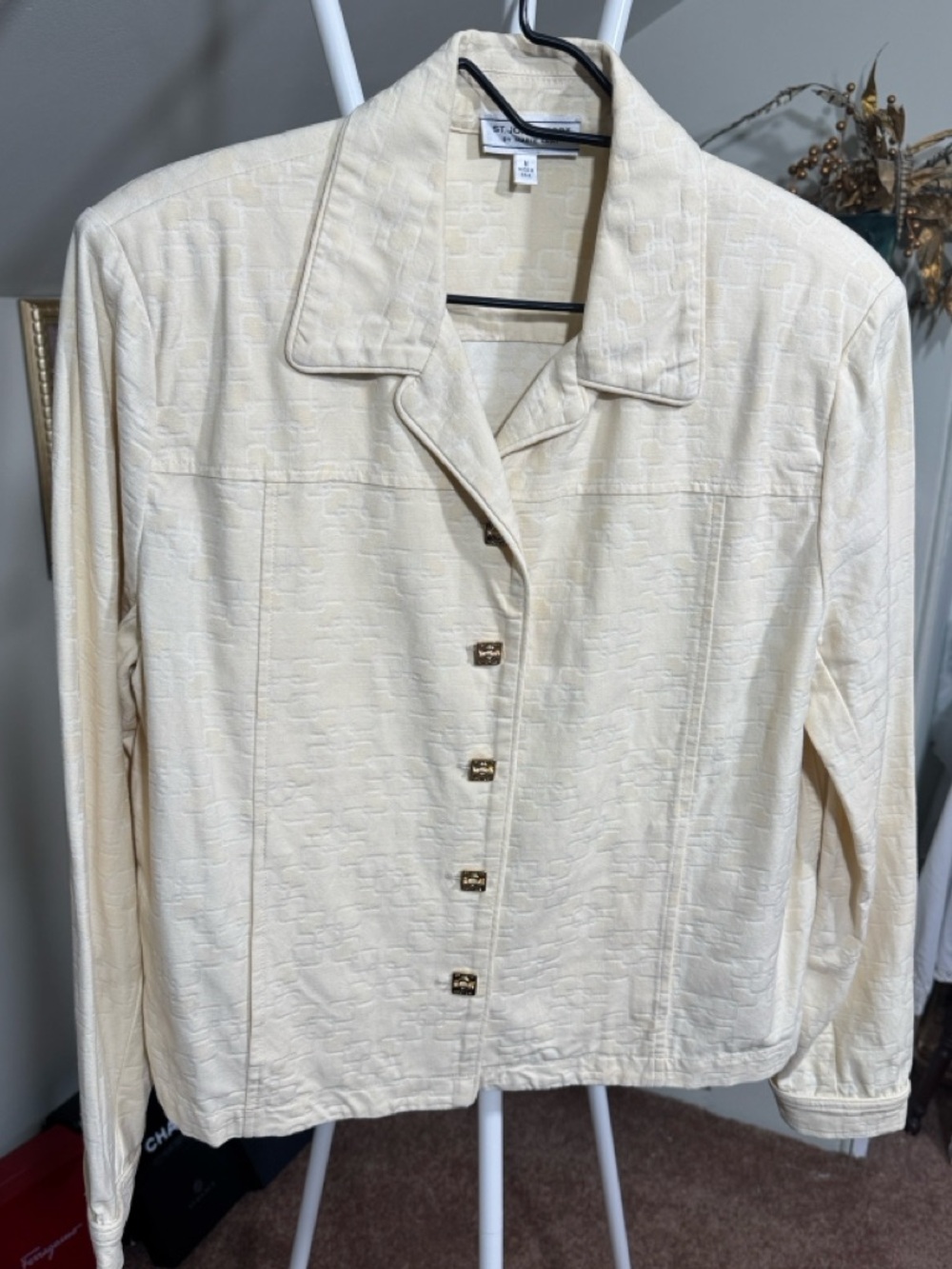 NWOT St. John Cream Textured Cotton Blend Button-Front Jacket Gold Buttons Nice!